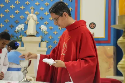 30 dia com Maria - Santa Missa e Coroação - Romeiros Devotos da Paróquia Nossa Senhora das Dores (Campo Florido)
