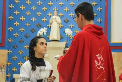 30 dia com Maria - Santa Missa e Coroação - Romeiros Devotos da Paróquia Nossa Senhora das Dores (Campo Florido)