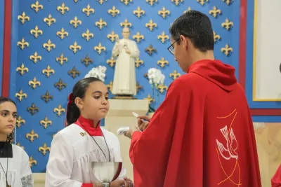 30 dia com Maria - Santa Missa e Coroação - Romeiros Devotos da Paróquia Nossa Senhora das Dores (Campo Florido)