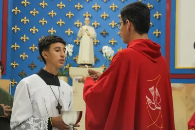 30 dia com Maria - Santa Missa e Coroação - Romeiros Devotos da Paróquia Nossa Senhora das Dores (Campo Florido)