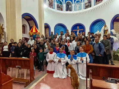 30 dia com Maria - Santa Missa e Coroação - Romeiros Devotos da Paróquia Nossa Senhora das Dores (Campo Florido)