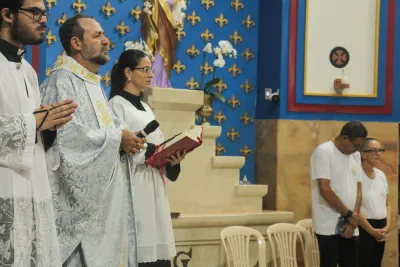 30 dia com Maria - Santa Missa e Coroação - Romeiros Devotos da Paróquia Nossa Senhora de Fatima (Monte Carmelo)