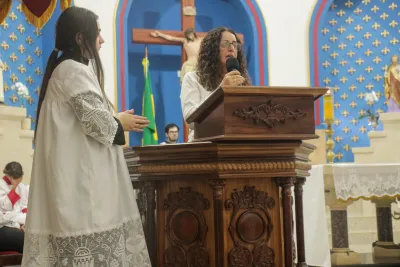 30 dia com Maria - Santa Missa e Coroação - Romeiros Devotos da Paróquia Nossa Senhora de Fatima (Monte Carmelo)