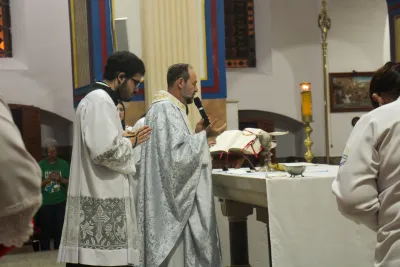 30 dia com Maria - Santa Missa e Coroação - Romeiros Devotos da Paróquia Nossa Senhora de Fatima (Monte Carmelo)