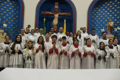30 dia com Maria - Santa Missa e Coroação - Romeiros Devotos da Paróquia Nossa Senhora de Fatima (Monte Carmelo)