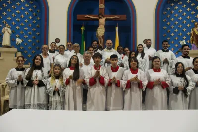 30 dia com Maria - Santa Missa e Coroação - Romeiros Devotos da Paróquia Nossa Senhora de Fatima (Monte Carmelo)