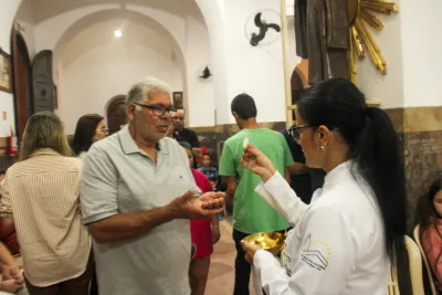 30 dia com Maria - Santa Missa e Coroação - Romeiros Devotos da Paróquia Nossa Senhora de Fatima (Monte Carmelo)