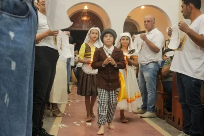 30 dia com Maria - Santa Missa e Coroação - Romeiros Devotos da Paróquia Nossa Senhora de Fatima (Monte Carmelo)