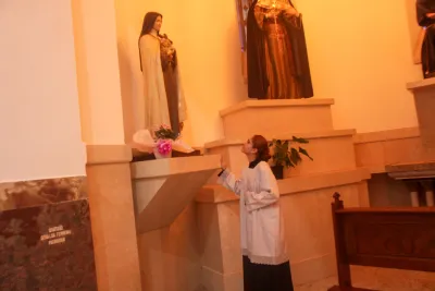 30 dia com Maria - Santa Missa e Coroação - Romeiros Devotos da Paróquia Nossa Senhora de Fatima (Monte Carmelo)
