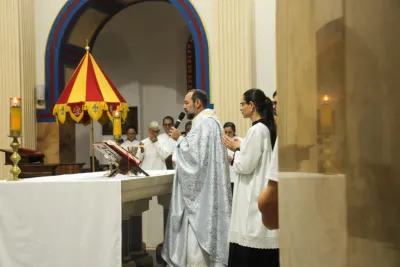 30 dia com Maria - Santa Missa e Coroação - Romeiros Devotos da Paróquia Nossa Senhora de Fatima (Monte Carmelo)