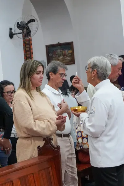 30 dia com Maria - Santa Missa e Coroação - Romeiros Devotos da Paróquia Nossa Senhora de Fatima (Monte Carmelo)