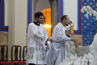 30 dia com Maria - Santa Missa e Coroação - Romeiros Devotos da Paróquia Nossa Senhora de Fatima (Monte Carmelo)