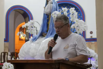 30 dia com Maria - Santa Missa e Coroação - Romeiros Devotos da Paróquia Nossa Senhora de Fatima (Monte Carmelo)