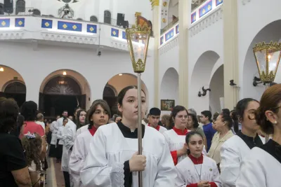 30 dia com Maria - Santa Missa e Coroação - Romeiros Devotos da Paróquia Nossa Senhora de Fatima (Monte Carmelo)