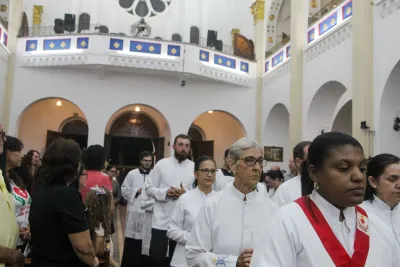 30 dia com Maria - Santa Missa e Coroação - Romeiros Devotos da Paróquia Nossa Senhora de Fatima (Monte Carmelo)