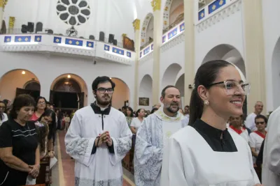 30 dia com Maria - Santa Missa e Coroação - Romeiros Devotos da Paróquia Nossa Senhora de Fatima (Monte Carmelo)