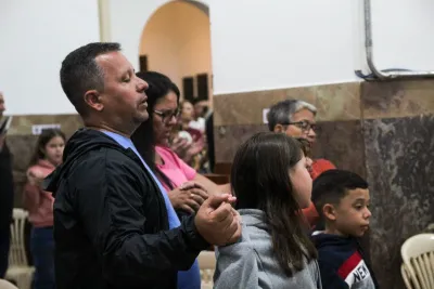 30 dia com Maria - Santa Missa e Coroação - Romeiros Devotos da Paróquia Nossa Senhora de Fatima (Monte Carmelo)