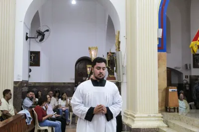 30 dia com Maria - Santa Missa e Coroação - Romeiros Devotos da Paróquia Nossa Senhora de Fatima (Monte Carmelo)