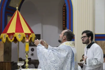 30 dia com Maria - Santa Missa e Coroação - Romeiros Devotos da Paróquia Nossa Senhora de Fatima (Monte Carmelo)