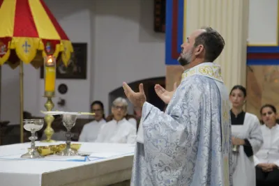 30 dia com Maria - Santa Missa e Coroação - Romeiros Devotos da Paróquia Nossa Senhora de Fatima (Monte Carmelo)