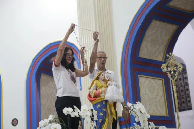 30 dia com Maria - Santa Missa e Coroação - Romeiros Devotos da Paróquia Nossa Senhora de Fatima (Monte Carmelo)