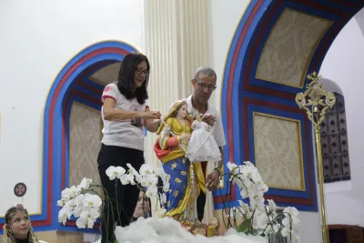 30 dia com Maria - Santa Missa e Coroação - Romeiros Devotos da Paróquia Nossa Senhora de Fatima (Monte Carmelo)