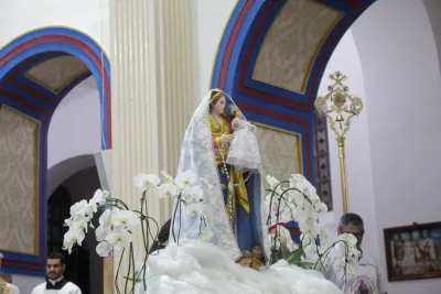 30 dia com Maria - Santa Missa e Coroação - Romeiros Devotos da Paróquia Nossa Senhora de Fatima (Monte Carmelo)
