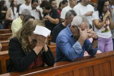 30 dia com Maria - Santa Missa e Coroação - Romeiros Devotos da Paróquia Nossa Senhora de Fatima (Monte Carmelo)