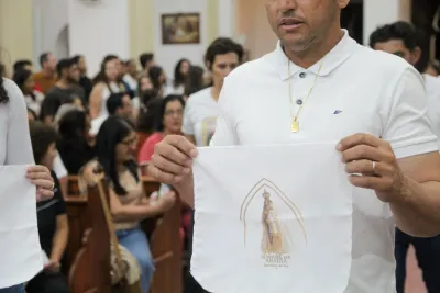 30 dia com Maria - Santa Missa e Coroação - Romeiros Devotos da Paróquia Nossa Senhora de Fatima (Monte Carmelo)