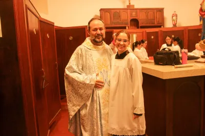 30 dia com Maria - Santa Missa e Coroação - Romeiros Devotos da Paróquia Nossa Senhora de Fatima (Monte Carmelo)