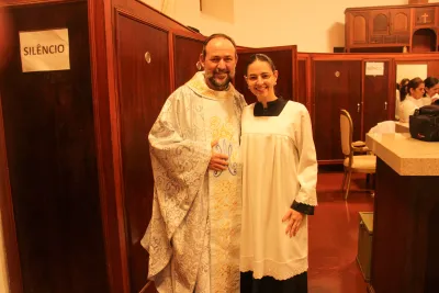 30 dia com Maria - Santa Missa e Coroação - Romeiros Devotos da Paróquia Nossa Senhora de Fatima (Monte Carmelo)
