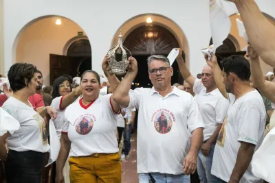 30 dia com Maria - Santa Missa e Coroação - Romeiros Devotos da Paróquia Nossa Senhora de Fatima (Monte Carmelo)