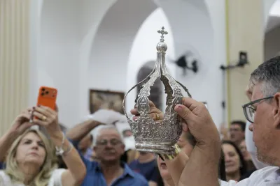 30 dia com Maria - Santa Missa e Coroação - Romeiros Devotos da Paróquia Nossa Senhora de Fatima (Monte Carmelo)