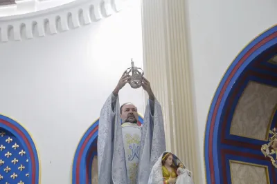30 dia com Maria - Santa Missa e Coroação - Romeiros Devotos da Paróquia Nossa Senhora de Fatima (Monte Carmelo)
