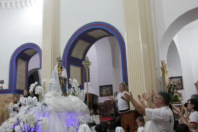 30 dia com Maria - Santa Missa e Coroação - Romeiros Devotos da Paróquia Nossa Senhora de Fatima (Monte Carmelo)