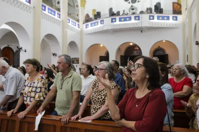 30 dia com Maria - Santa Missa e Coroação - Romeiros Devotos da Paróquia Nossa Senhora de Fatima (Monte Carmelo)
