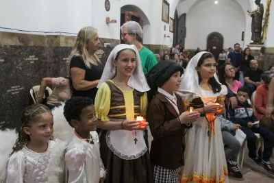 30 dia com Maria - Santa Missa e Coroação - Romeiros Devotos da Paróquia Nossa Senhora de Fatima (Monte Carmelo)
