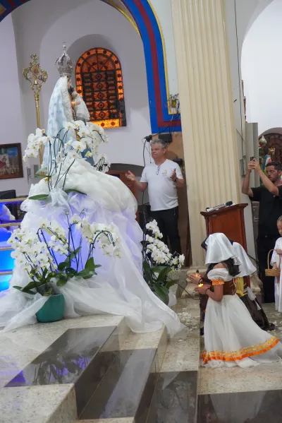 30 dia com Maria - Santa Missa e Coroação - Romeiros Devotos da Paróquia Nossa Senhora de Fatima (Monte Carmelo)