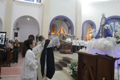 30 dia com Maria - Santa Missa e Coroação - Romeiros Devotos da Paróquia Nossa Senhora do Caminho (Uberlândia)