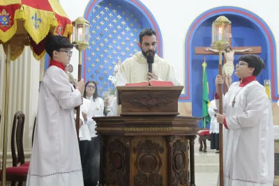 30 dia com Maria - Santa Missa e Coroação - Romeiros Devotos da Paróquia Nossa Senhora do Caminho (Uberlândia)