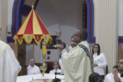 30 dia com Maria - Santa Missa e Coroação - Romeiros Devotos da Paróquia Nossa Senhora do Caminho (Uberlândia)
