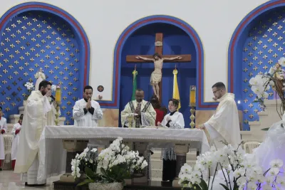 30 dia com Maria - Santa Missa e Coroação - Romeiros Devotos da Paróquia Nossa Senhora do Caminho (Uberlândia)