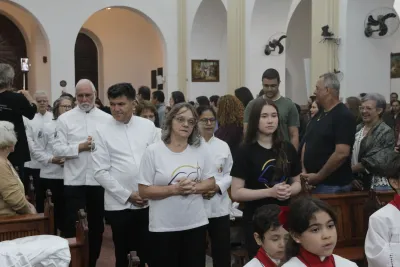 30 dia com Maria - Santa Missa e Coroação - Romeiros Devotos da Paróquia Nossa Senhora do Caminho (Uberlândia)