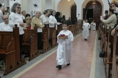 30 dia com Maria - Santa Missa e Coroação - Romeiros Devotos da Paróquia Nossa Senhora do Caminho (Uberlândia)