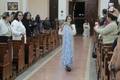 30 dia com Maria - Santa Missa e Coroação - Romeiros Devotos da Paróquia Nossa Senhora do Caminho (Uberlândia)