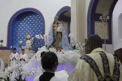30 dia com Maria - Santa Missa e Coroação - Romeiros Devotos da Paróquia Nossa Senhora do Caminho (Uberlândia)