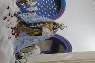 30 dia com Maria - Santa Missa e Coroação - Romeiros Devotos da Paróquia Nossa Senhora do Caminho (Uberlândia)