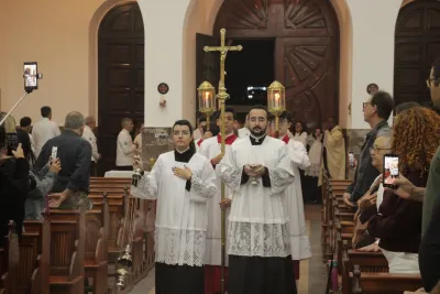 30 dia com Maria - Santa Missa e Coroação - Romeiros Devotos da Paróquia Nossa Senhora do Caminho (Uberlândia)