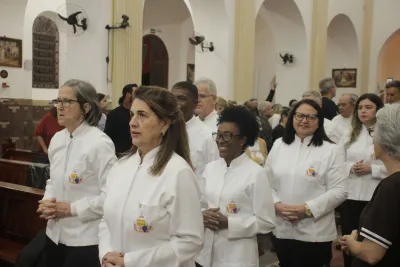 30 dia com Maria - Santa Missa e Coroação - Romeiros Devotos da Paróquia Nossa Senhora do Caminho (Uberlândia)