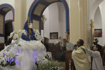 30 dia com Maria - Santa Missa e Coroação - Romeiros Devotos da Paróquia Nossa Senhora do Caminho (Uberlândia)